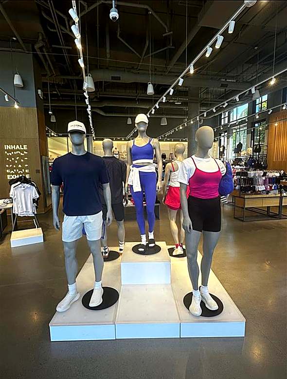 Mannequin Styling — photo 1